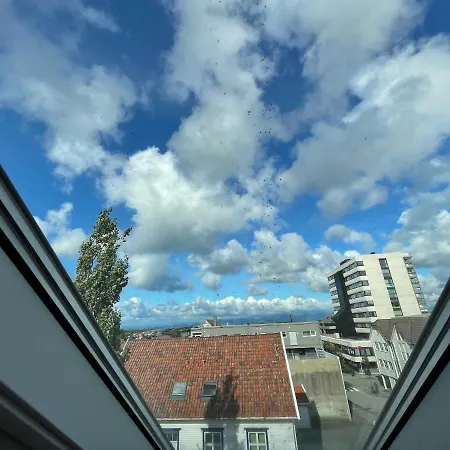 Stunning Hilltop Nest Unparalleled Views At Ap 17 アパート スタヴァンゲル