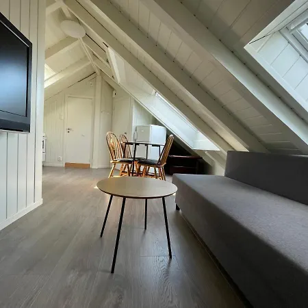 Stunning Hilltop Nest Unparalleled Views At Ap 17 Apartmán *